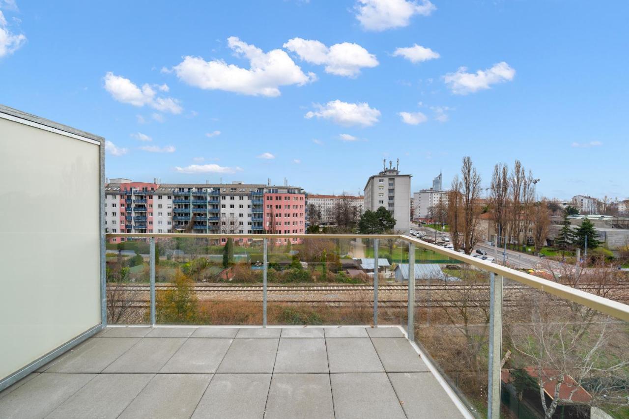Ding Design Apartments In Brigittenau Vienna Exterior photo